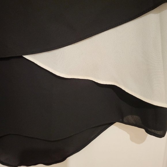 BLACK AND WHITE TOP - Picture 3 of 3